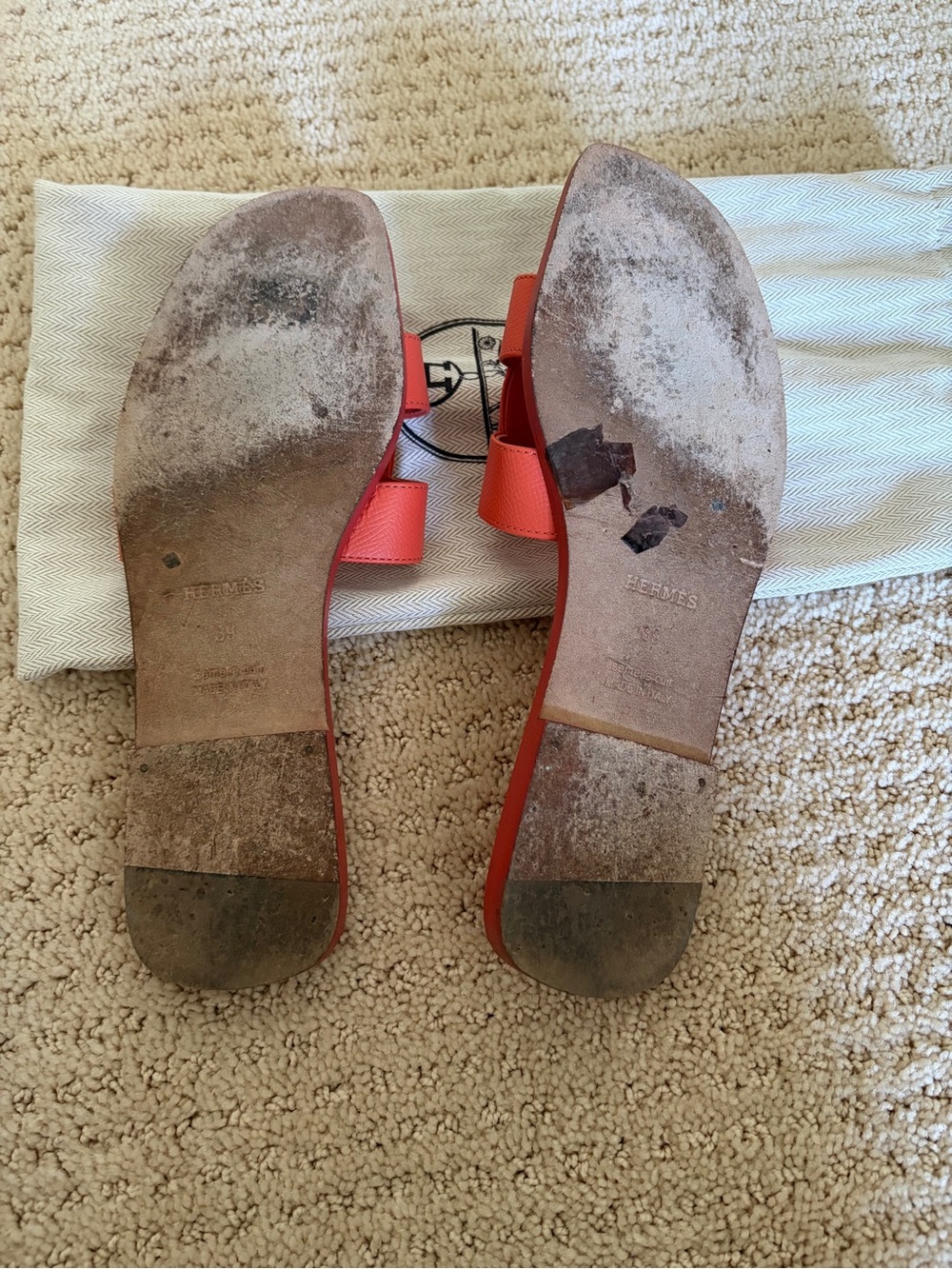 Authentic Hermes Oran Leather Sandal in Rouge Grenadine - Picture 4 of 4